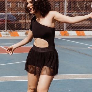 Alo yoga wave one piece bodysuit